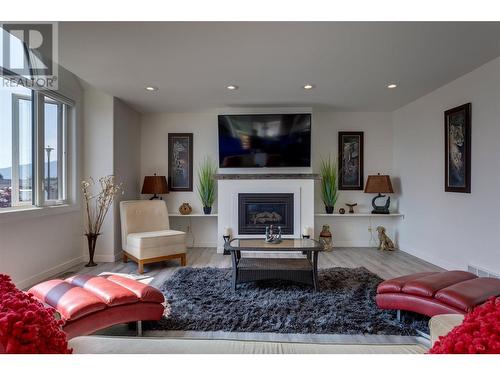 6150 Gillam Crescent, Peachland, BC - Indoor Photo Showing Living Room With Fireplace