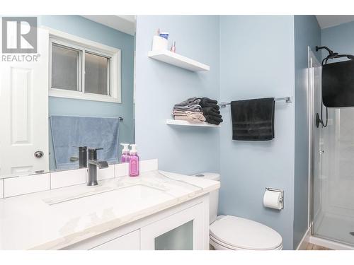 3764 Glenway Road, West Kelowna, BC - Indoor Photo Showing Bathroom