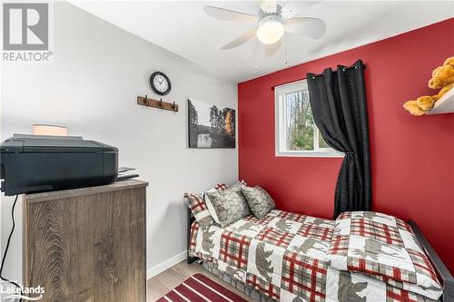 1299 Precipice Road, Haliburton, ON - Indoor Photo Showing Bedroom