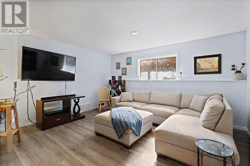 240 Willow Street, Chase, BC - Indoor Photo Showing Living Room