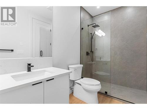 10272 Long Road, Lake Country, BC - Indoor Photo Showing Bathroom
