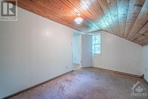 2720 Wylie Road, Glen Robertson, ON - Indoor Photo Showing Other Room