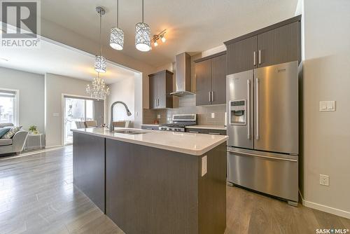 3323 Green Sandcherry Street, Regina, SK - Indoor Photo Showing Kitchen With Stainless Steel Kitchen With Upgraded Kitchen