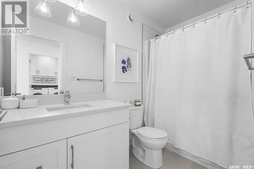 904 Feheregyhazi Boulevard, Saskatoon, SK - Indoor Photo Showing Bathroom
