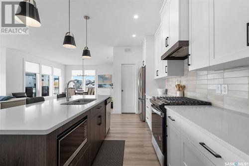 904 Feheregyhazi Boulevard, Saskatoon, SK - Indoor Photo Showing Kitchen With Double Sink With Upgraded Kitchen