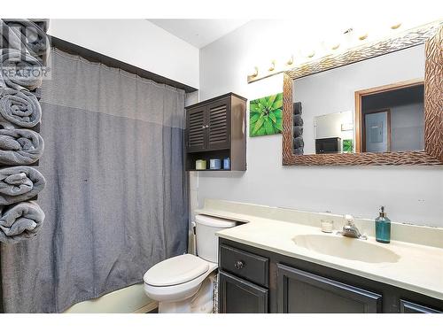 983 Bernard Avenue Unit# 211, Kelowna, BC - Indoor Photo Showing Bathroom