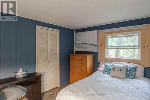1248 Sauble Falls Road, South Bruce Peninsula, ON - Indoor Photo Showing Bedroom