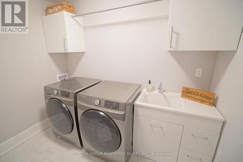 2223 Linkway Blvd, London, ON - Indoor Photo Showing Laundry Room