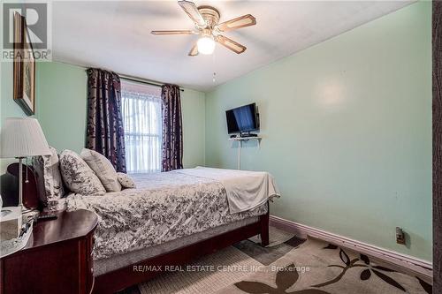 18 Division Street, Hamilton, ON - Indoor Photo Showing Bedroom