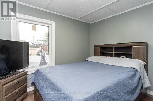 1628 Rossland Road E, Whitby, ON - Indoor Photo Showing Bedroom