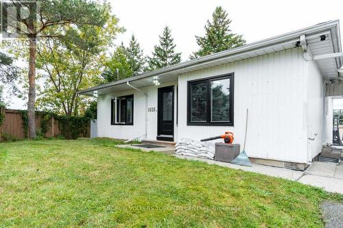 1628 Rossland Road E, Whitby, ON - Outdoor