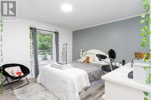 1628 Rossland Rd E, Whitby, ON - Indoor Photo Showing Bedroom