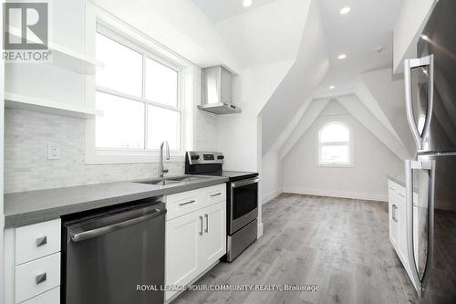 352 Main St N St, Markham, ON - Indoor Photo Showing Kitchen With Stainless Steel Kitchen With Upgraded Kitchen