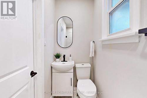 54 Vincent St, Newmarket, ON - Indoor Photo Showing Bathroom