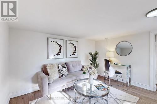 54 Vincent St, Newmarket, ON - Indoor Photo Showing Living Room