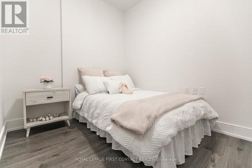 #910 -185 Dunlop St E, Barrie, ON - Indoor Photo Showing Bedroom