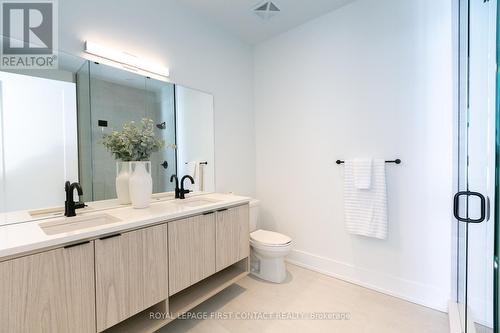 #910 -185 Dunlop St E, Barrie, ON - Indoor Photo Showing Bathroom
