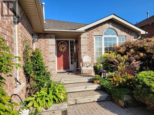 66 Lion'S Gate Blvd, Barrie, ON - Outdoor