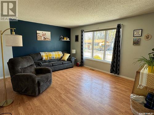 955 Quandt Crescent, La Ronge, SK - Indoor Photo Showing Living Room
