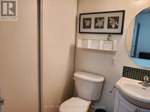 #415 -34 Western Battery Rd, Toronto, ON - Indoor Photo Showing Bathroom