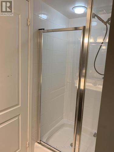 405 - 3 Rean Drive, Toronto, ON - Indoor Photo Showing Bathroom