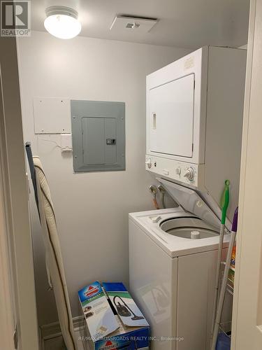 405 - 3 Rean Drive, Toronto, ON - Indoor Photo Showing Laundry Room