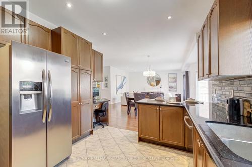 50 Bartsview Circle, Whitchurch-Stouffville, ON - Indoor Photo Showing Kitchen
