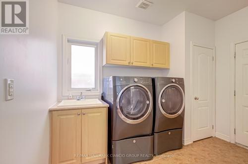 50 Bartsview Circle, Whitchurch-Stouffville, ON - Indoor Photo Showing Laundry Room