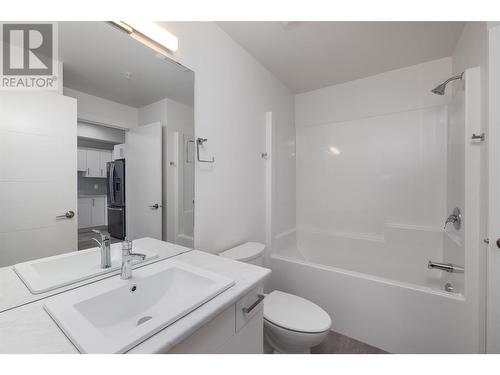 2345 Butt Road Unit# 114, West Kelowna, BC - Indoor Photo Showing Bathroom