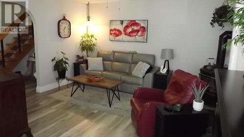 37 Capital Pl, Elliot Lake, ON - Indoor Photo Showing Living Room