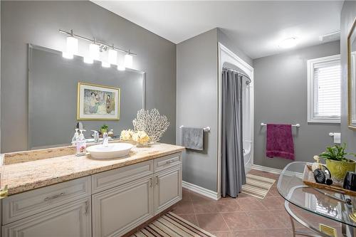 20 Peel Street, St. Catharines, ON - Indoor Photo Showing Bathroom