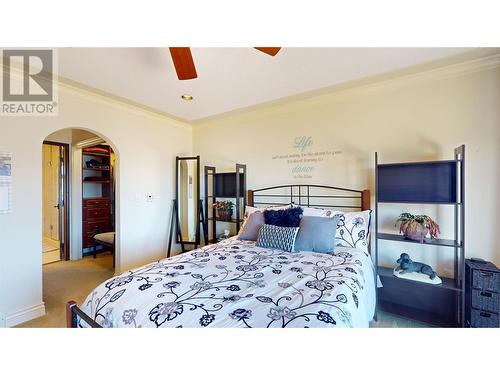 6151 Gillam Crescent, Peachland, BC - Indoor Photo Showing Bedroom