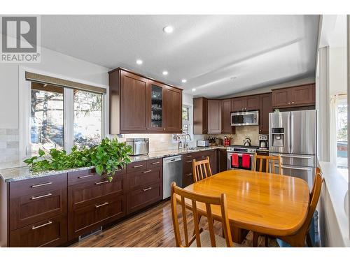 6333 Forest Hill Drive, Peachland, BC - Indoor