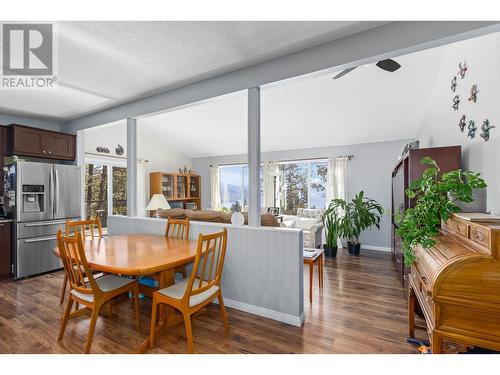 6333 Forest Hill Drive, Peachland, BC - Indoor Photo Showing Dining Room
