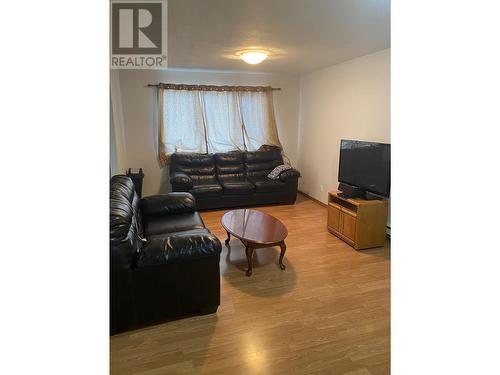 4912 Sunset Drive, Fort Nelson - Town, BC - Indoor Photo Showing Living Room