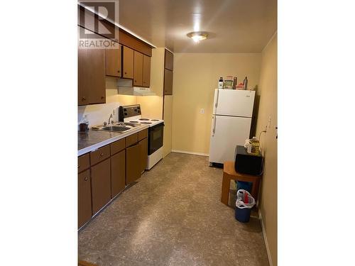 4912 Sunset Drive, Fort Nelson - Town, BC - Indoor Photo Showing Kitchen