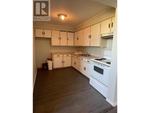 4912 Sunset Drive, Fort Nelson - Town, BC - Indoor Photo Showing Kitchen