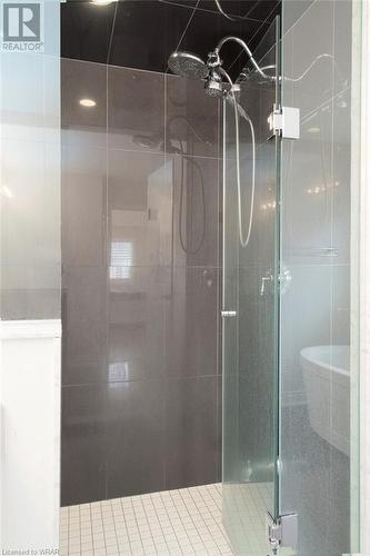 931 Larter Street, Innisfil, ON - Indoor Photo Showing Bathroom