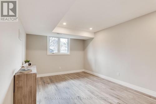 23 Chaucer Crt, London, ON - Indoor Photo Showing Other Room