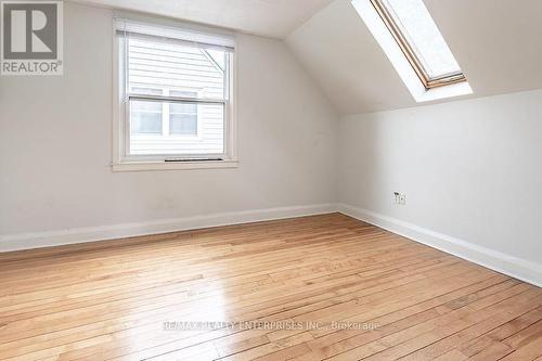 203 Haddon Ave S, Hamilton, ON - Indoor Photo Showing Other Room