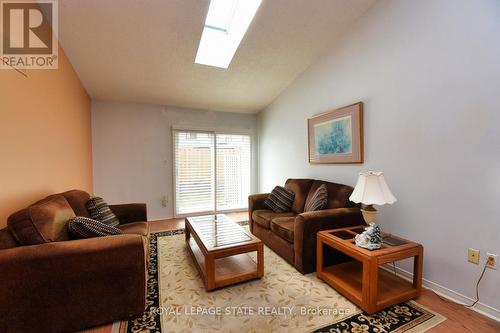 9 - 60 Rice Avenue, Hamilton, ON - Indoor Photo Showing Living Room