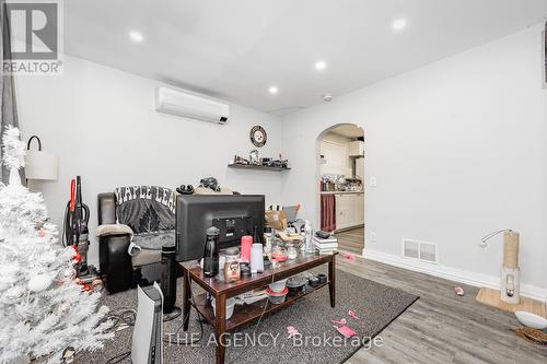37 Catherine St, Fort Erie, ON - Indoor
