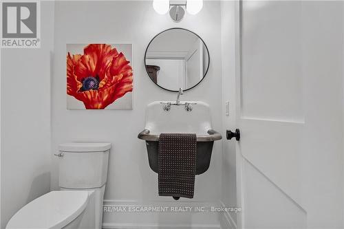 45 Park St W, Hamilton, ON - Indoor Photo Showing Bathroom