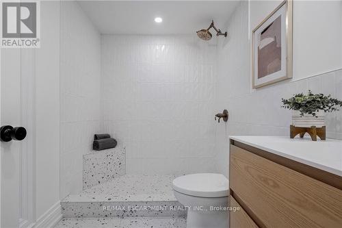 45 Park St W, Hamilton, ON - Indoor Photo Showing Bathroom