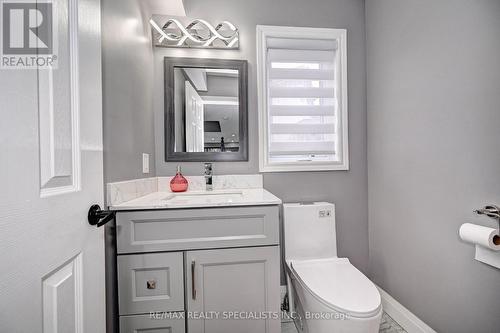 120 Lena Cres, Cambridge, ON - Indoor Photo Showing Bathroom
