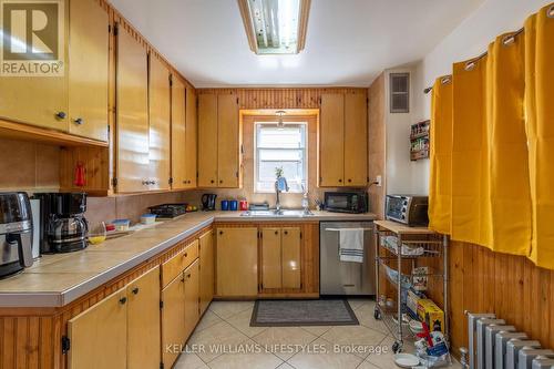 423 Paterson Avenue, London, ON - Indoor Photo Showing Kitchen