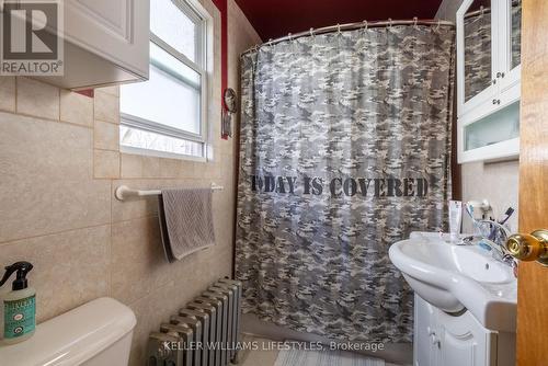 423 Paterson Avenue, London, ON - Indoor Photo Showing Bathroom