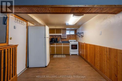 423 Paterson Avenue, London, ON - Indoor Photo Showing Kitchen