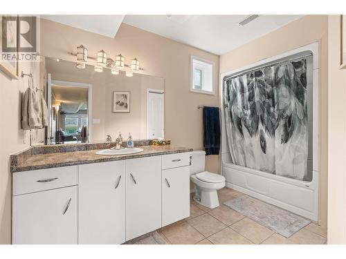7344 Longacre Drive, Vernon, BC - Indoor Photo Showing Bathroom