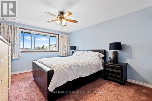 7096 Brian Crescent, Niagara Falls, ON - Indoor Photo Showing Bedroom